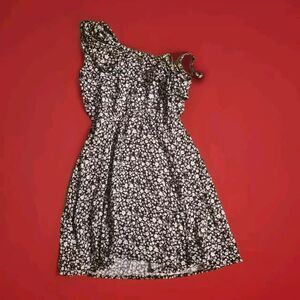 Vintage One Shoulder One Spaghetti Strap Floral Top Black And White Size 8